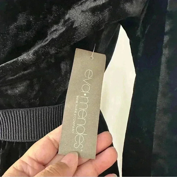 NWT New York & Company Eva Mendes Black Velvet Faux Wrap Dress Size XS/Small New - Picture 6 of 14